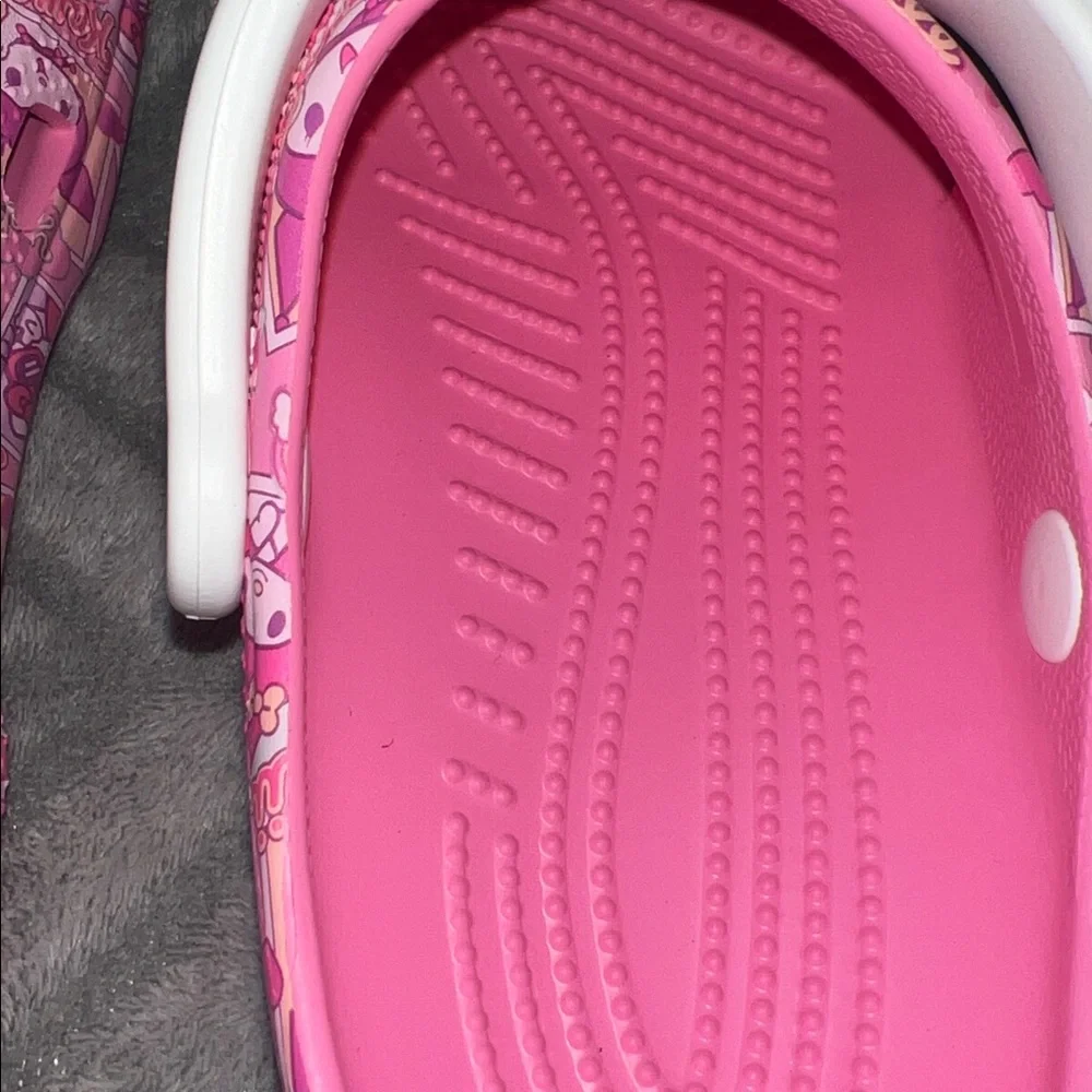 Hello Kitty and Friends x Crocs Big Kids Classic Clog in Size J4 Brand New